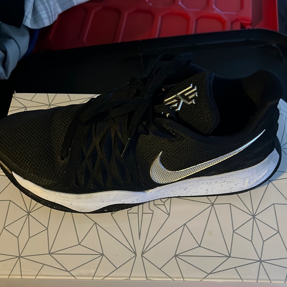 Kyrie low